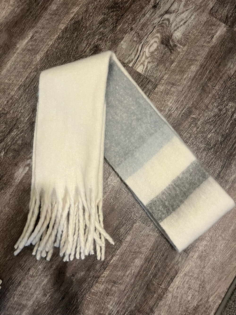 Long fluffy Calia scarf